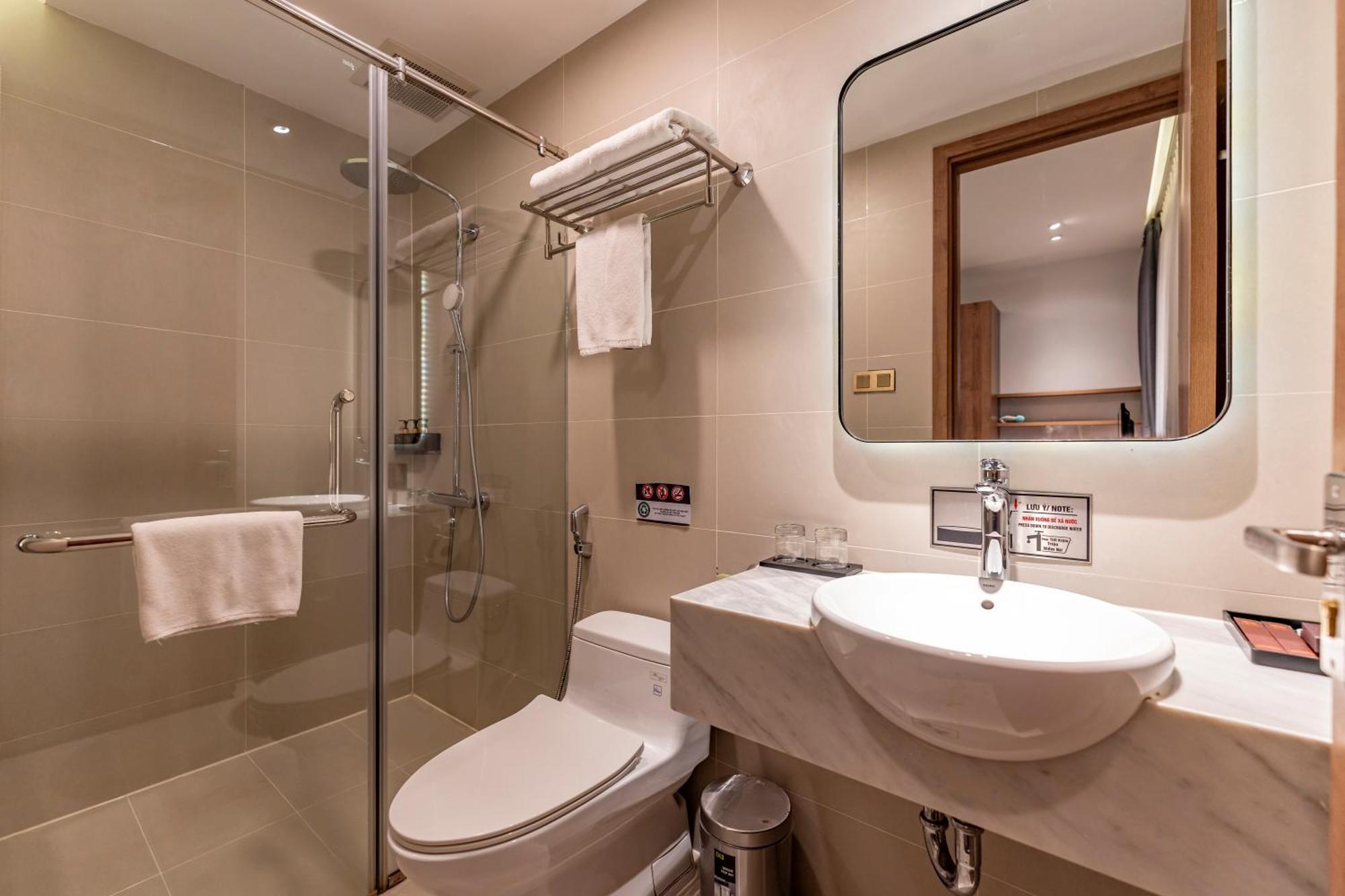 Thanh Long Hotel - Bach Dang Ho Chi Minh-stad Buitenkant foto
